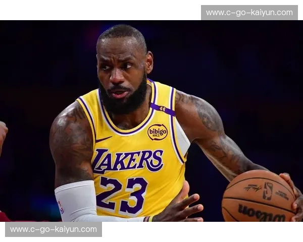 紫金荣耀与时代的碰撞：NBA湖人VS群雄，谁才是斯台普斯的真正主宰？